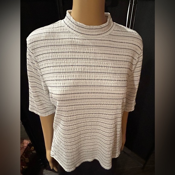 Apt 9 black and white mock turtleneck. Sz L - Picture 4 of 9